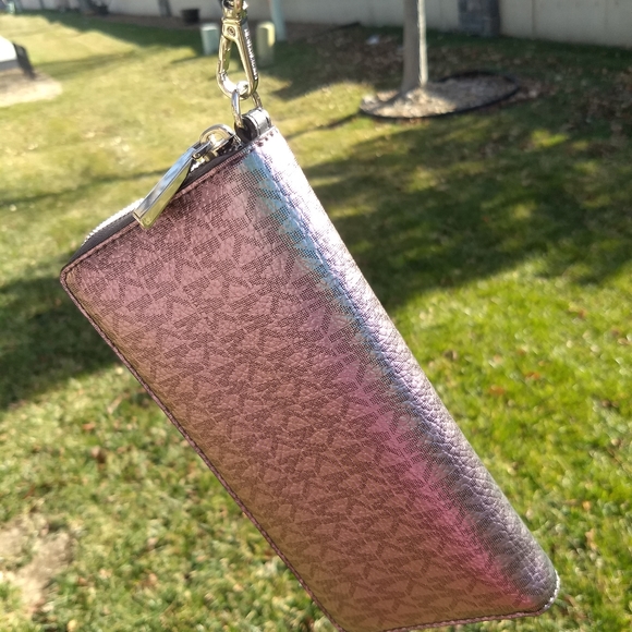 Sold Rare Michael Kors Hologram Continental Wallet - Picture 12 of 16